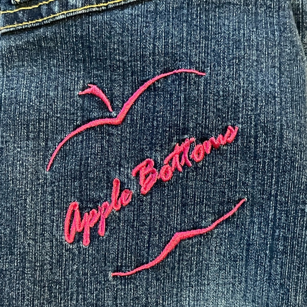 apple bottom jeans (pink embroidery)